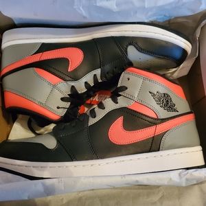 Nike air Jordan retro 1 mid
